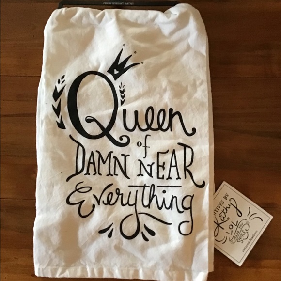 NWT Primitives By Kathy Funny Dish Towel “Queen of Damn Near Everything" - Picture 2 of 4